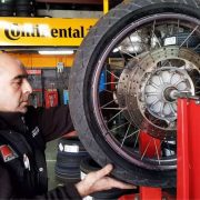 Neumáticos de moto: composición y seguridad