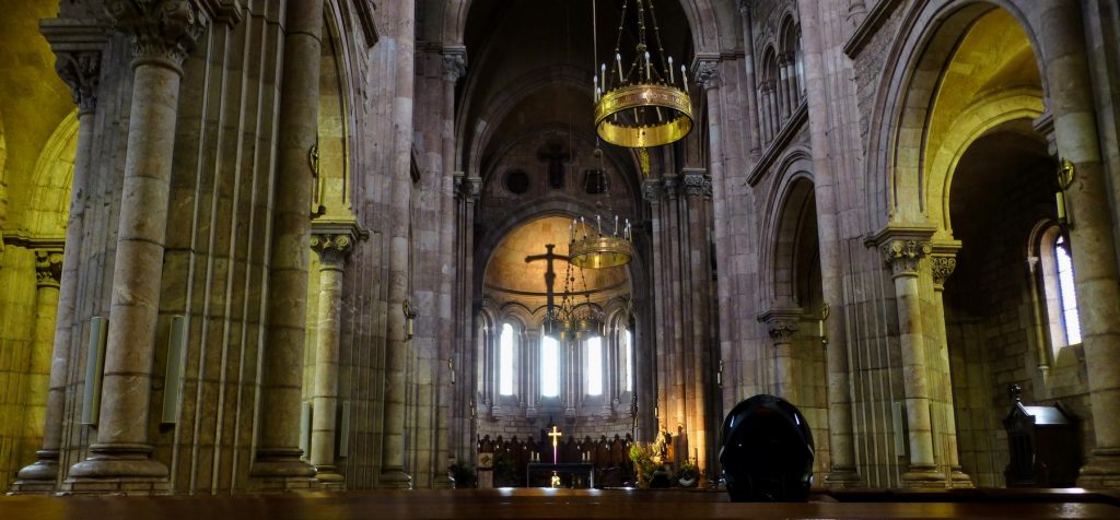 Interior de la Basílica de Covadonga // Foto: Constantino Suárez.