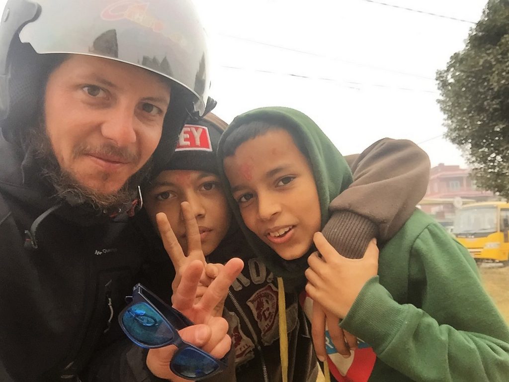 Haciendo nuevos amigos.
