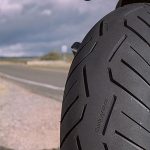 ¿Cuándo debes cambiar los neumáticos de tu moto?