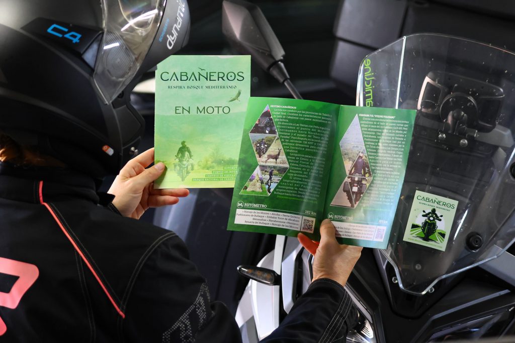 Folleto informativo Cabañeros en moto.