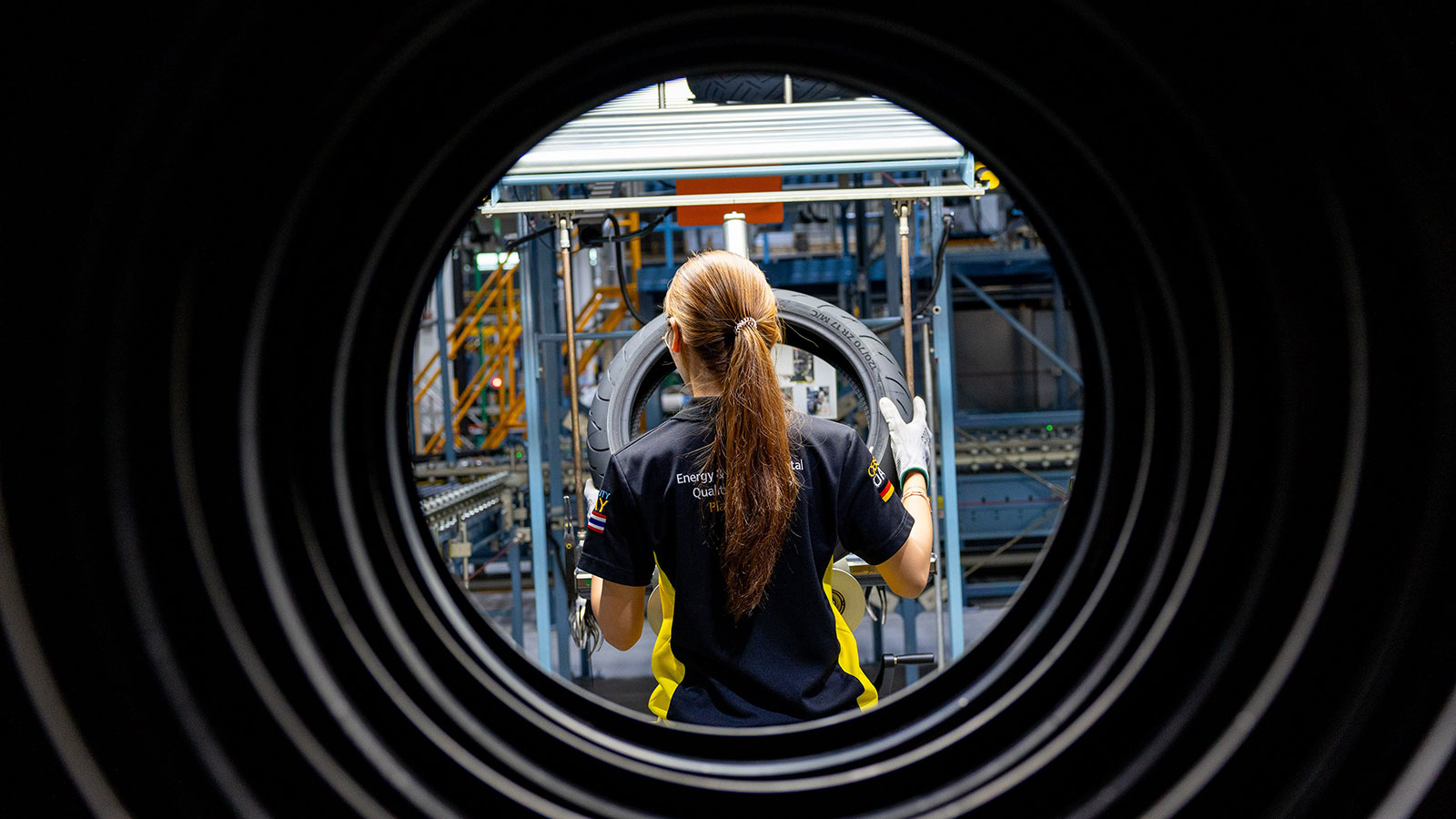 La producción en Tailandia abarca tanto neumáticos radiales como diagonales.