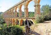 ACUEDUCTO DEL DIABLO.El acueducto de Les Ferreres, también llamado puente del Diablo, formaba parte de la red de canalizaciones que conducían las aguas del Francolí hacia Tarraco