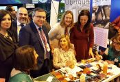 Fitur 2017: la presidenta de la Diputación de Cádiz, junto a la alcaldesa y concejales de Ubrique.