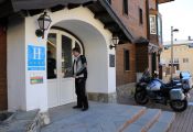 Sierra Nevada en moto: Hotel HG Maribel.