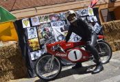Homenaje a Ángel Nieto en el 58º Gran Premio de Velocidad de La Bañeza.
